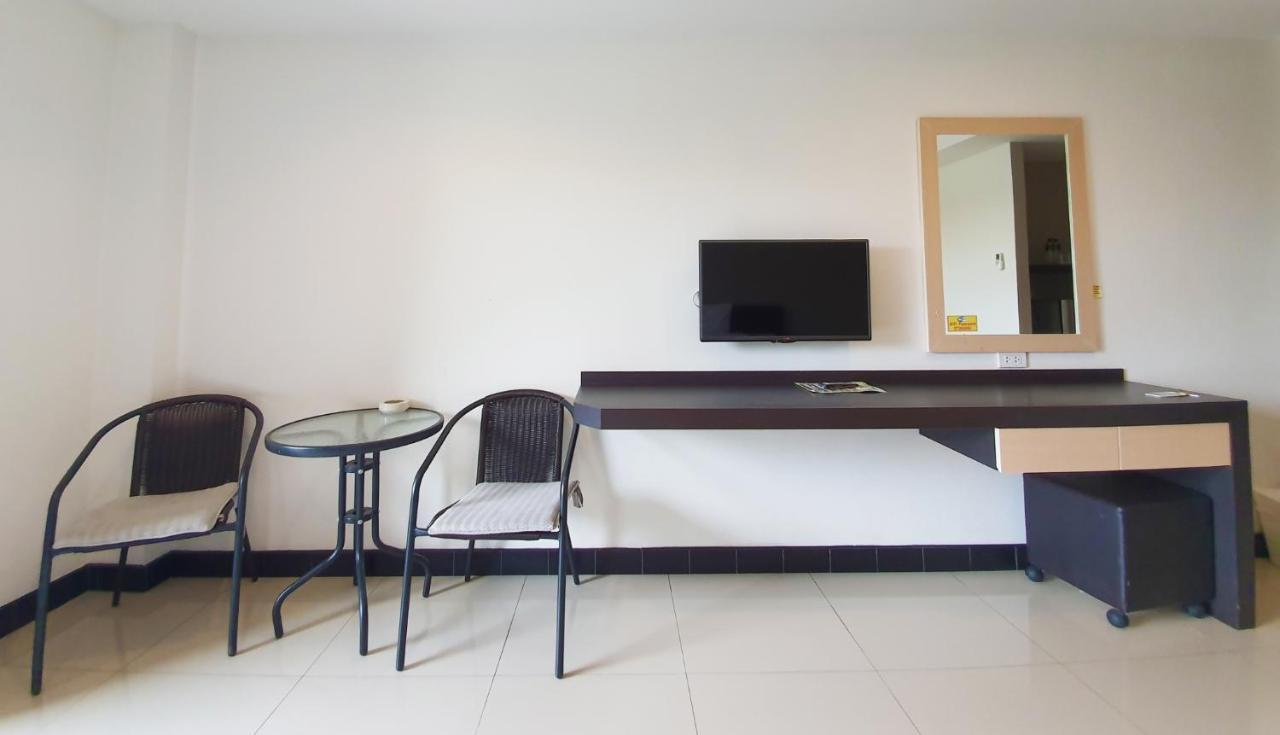 B Space Residence Nong Prue Exterior foto
